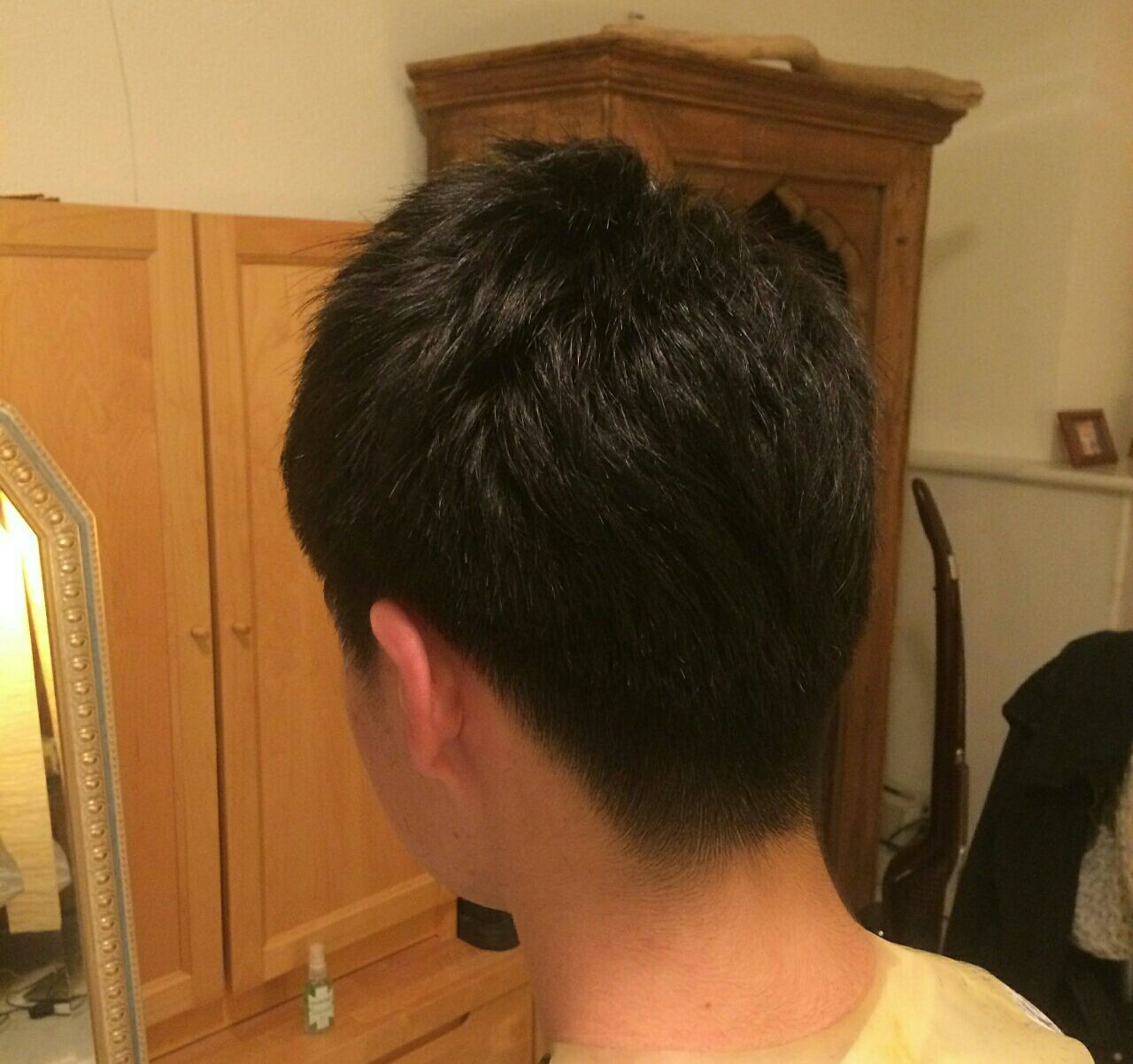 06742abd Amsterdam hair salon Kei on demand haircuts at home.