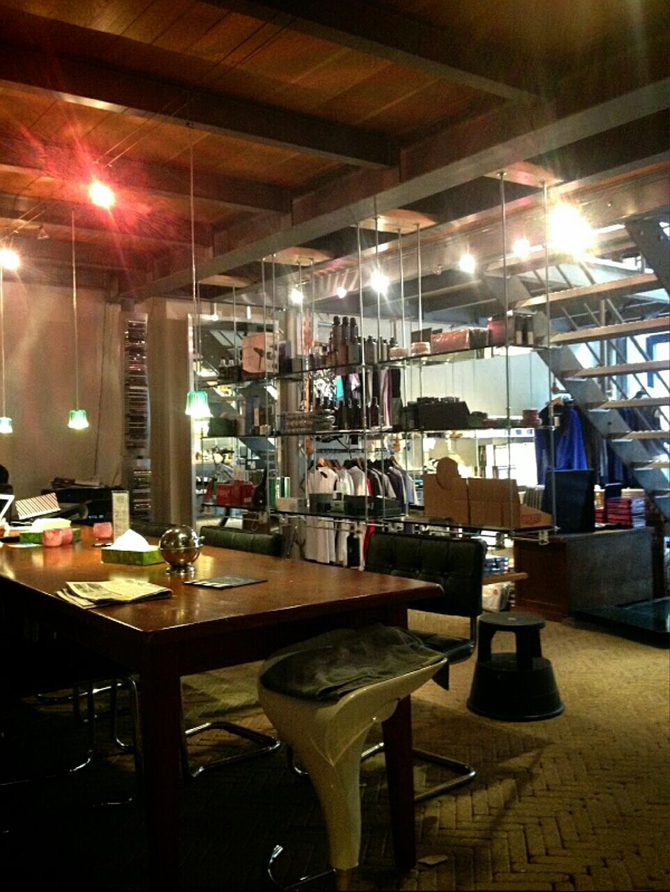 58a895f8 Amsterdam hair salon Kei on demand haircuts at home.